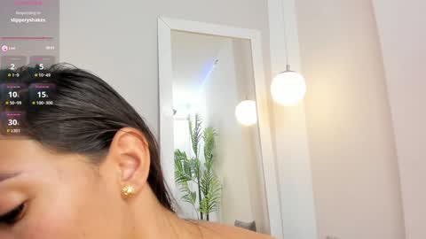 Laura Bonnet  online show from 26, 1, 2025