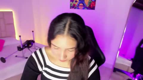 laura_carmona online show from 6, 10, 2025