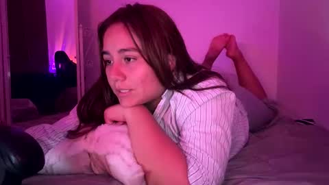 Snapshot of laura_d23 chatting on 7, 3, 2026 laura online show from 7, 3, 2026