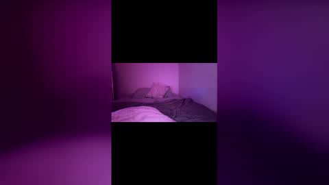 Snapshot of laura_d23 chatting on 8, 3, 2026 laura online show from 8, 3, 2026