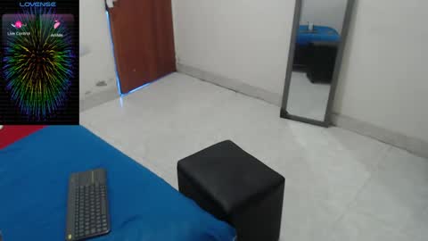 laura_foxx2379 online show from 4, 1, 2025