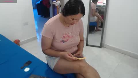 laura_foxx2379 online show from 13, 1, 2026