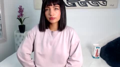 Laura Gibson online show from 4, 2, 2026