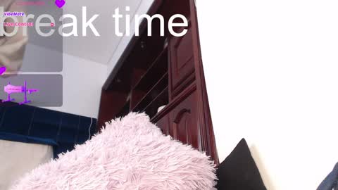 Snapshot of laura_golden1 chatting on 31, 12, 2024 lLAURA online show from 31, 12, 2024