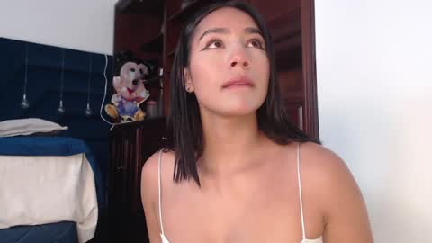 Snapshot of laura_golden1 chatting on 4, 1, 2025 lLAURA online show from 4, 1, 2025