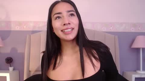 Snapshot of laura_golden1 chatting on 31, 10, 2025 lLAURA online show from 31, 10, 2025