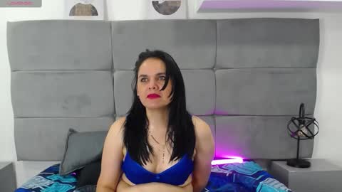 laura hotties online show from 22, 2, 2025