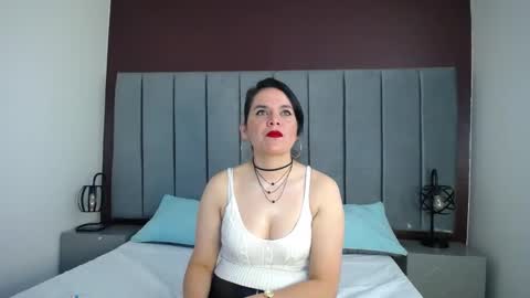 laura hotties online show from 1, 3, 2025