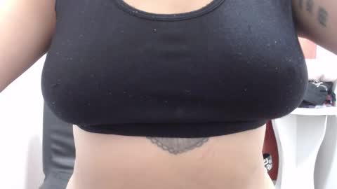 Snapshot of laura_hotyy chatting on 25, 10, 2025 Laura online show from 25, 10, 2025