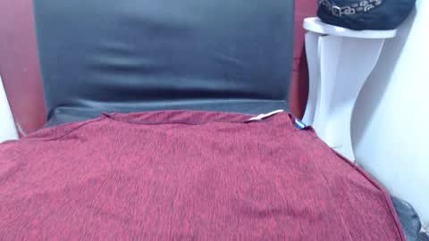 Snapshot of laura_hotyy chatting on 28, 10, 2025 Laura online show from 28, 10, 2025