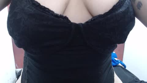 Snapshot of laura_hotyy chatting on 30, 11, 2025 Laura online show from 30, 11, 2025