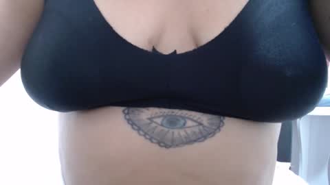 Snapshot of laura_hotyy chatting on 14, 12, 2025 Laura online show from 14, 12, 2025