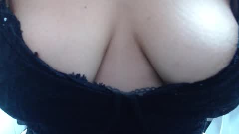 Snapshot of laura_hotyy chatting on 14, 12, 2025 Laura online show from 14, 12, 2025