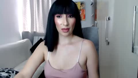 Snapshot of laura_pervert_ chatting on 6, 11, 2025 Laura online show from 6, 11, 2025