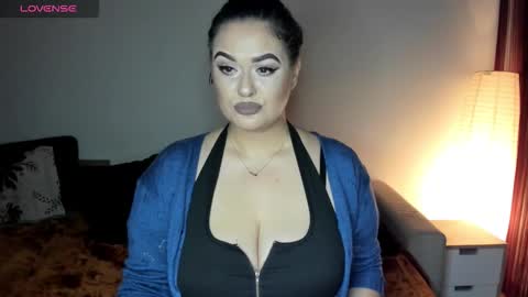 Snapshot of laura_sinner chatting on 16, 11, 2025 Laura online show from 16, 11, 2025