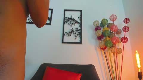 Snapshot of laura_soe chatting on 17, 1, 2025 LAURA SOE online show from 17, 1, 2025