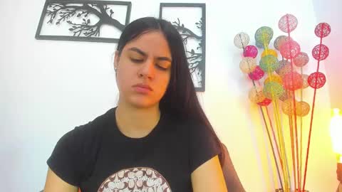 Snapshot of laura_soe chatting on 21, 1, 2025 LAURA SOE online show from 21, 1, 2025