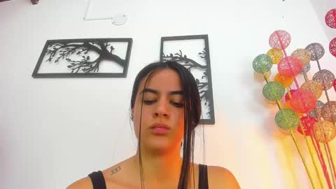 Snapshot of laura_soe chatting on 2, 2, 2025 LAURA SOE online show from 2, 2, 2025