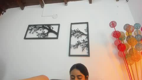 Snapshot of laura_soe chatting on 8, 3, 2025 LAURA SOE online show from 8, 3, 2025