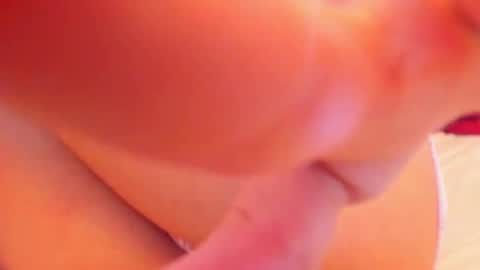 Snapshot of laura_soe chatting on 2, 10, 2025 LAURA SOE online show from 2, 10, 2025