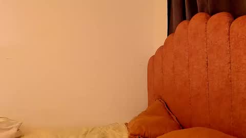 LAURA SOE online show from 12, 1, 2026