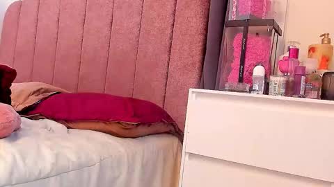 LAURA SOE online show from 25, 2, 2026