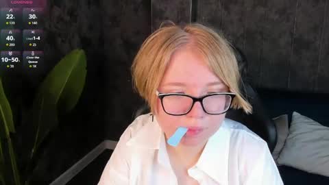 Snapshot of lauraaa_smith chatting on 19, 3, 2026 Laura online show from 19, 3, 2026