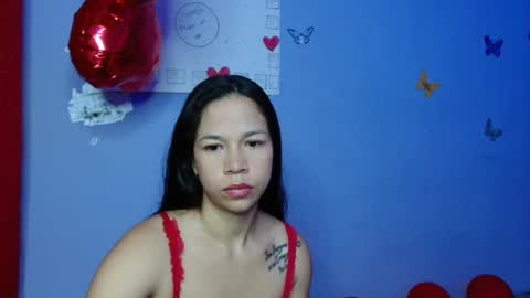 lauracb          online show from 17, 2, 2025