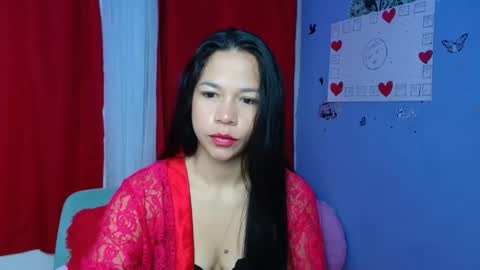 lauracb          online show from 23, 2, 2025