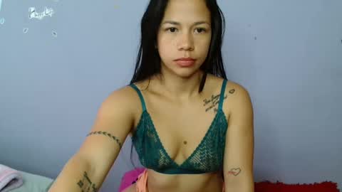 lauracb          online show from 6, 3, 2025