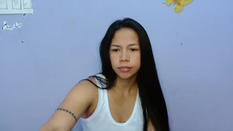 lauracb          online show from 7, 3, 2025