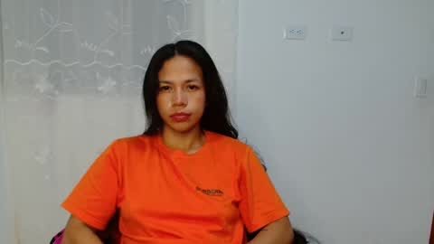 lauracb          online show from 18, 9, 2025