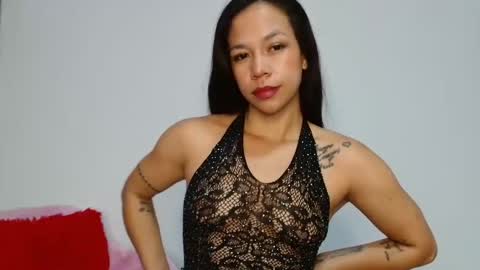 lauracb          online show from 2, 10, 2025