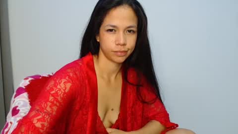 Snapshot of lauracb_ chatting on 12, 10, 2025 lauracb online show from 12, 10, 2025