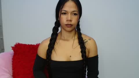 Snapshot of lauracb_ chatting on 21, 10, 2025 lauracb online show from 21, 10, 2025