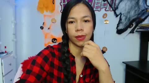 Snapshot of lauracb_ chatting on 22, 10, 2025 lauracb online show from 22, 10, 2025