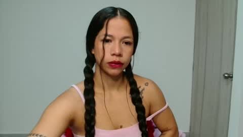 Snapshot of lauracb_ chatting on 19, 11, 2025 lauracb online show from 19, 11, 2025