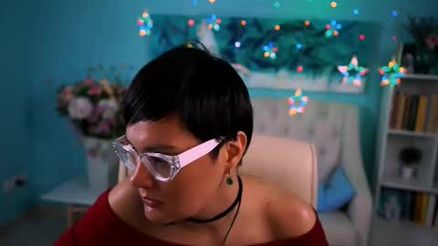 Snapshot of lauradavidsons chatting on 2, 11, 2025 lauradavidsons online show from 2, 11, 2025