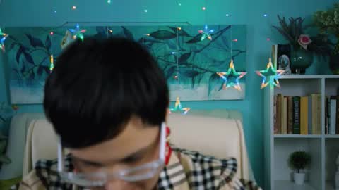 Snapshot of lauradavidsons chatting on 5, 11, 2025 lauradavidsons online show from 5, 11, 2025