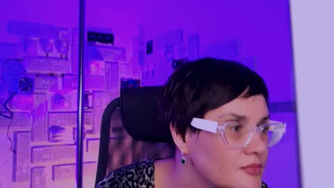 Snapshot of lauradavidsons chatting on 7, 11, 2025 lauradavidsons online show from 7, 11, 2025