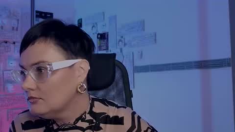 Snapshot of lauradavidsons chatting on 12, 11, 2025 lauradavidsons online show from 12, 11, 2025