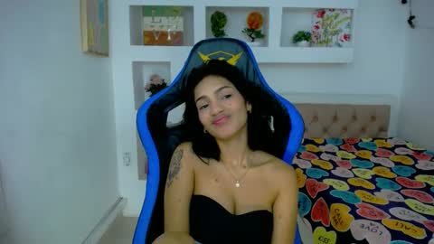 Snapshot of lauradelgado chatting on 26, 2, 2025 Laura online show from 26, 2, 2025