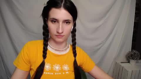 Laura online show from 5, 2, 2025