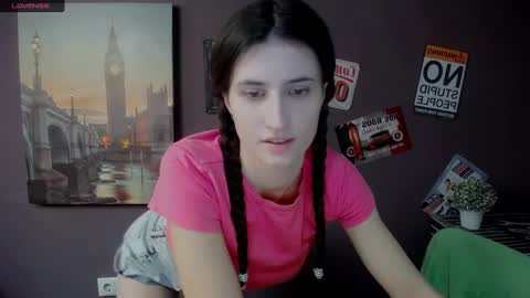 Laura online show from 7, 2, 2025