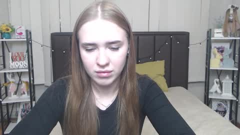 Snapshot of laurahlot chatting on 15, 10, 2025 LauraHlot online show from 15, 10, 2025