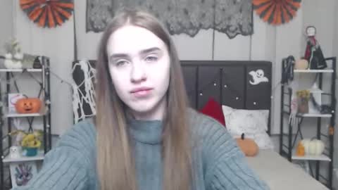 Snapshot of laurahlot chatting on 4, 11, 2025 LauraHlot online show from 4, 11, 2025