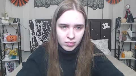 Snapshot of laurahlot chatting on 9, 11, 2025 LauraHlot online show from 9, 11, 2025