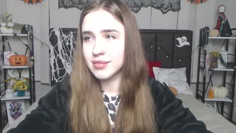 Snapshot of laurahlot chatting on 13, 11, 2025 LauraHlot online show from 13, 11, 2025