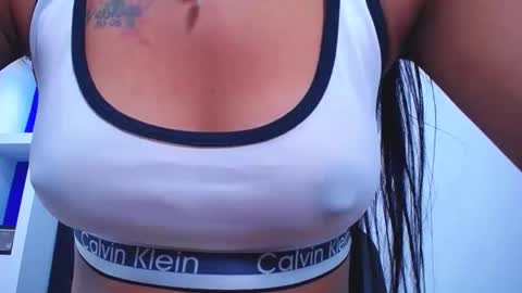 lauramossart online show from 18, 11, 2025