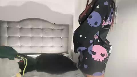 Snapshot of lauraohana chatting on 3, 12, 2024 lauraohana online show from 3, 12, 2024